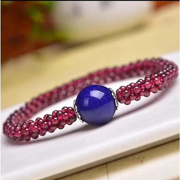 HANDWOVEN GARNET STRETCH BRACELET WITH BLUE NATURAL STONE - Picture 2 of 4